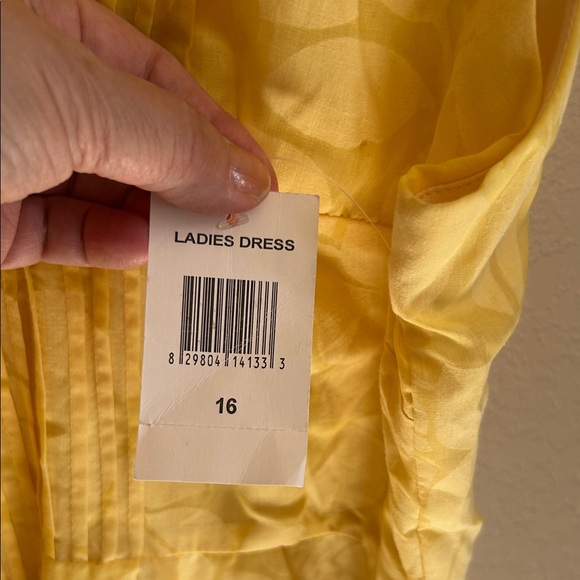 NWT Rabbit Rabbit Rabbit Yellow Sleeveless Pintuck Button Dress - Picture 3 of 6